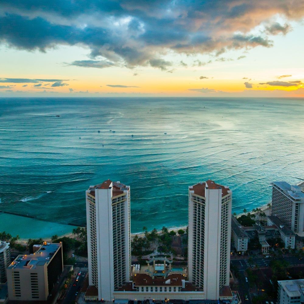 Hyatt Regency Waikiki Beach Resort & Spa image 1